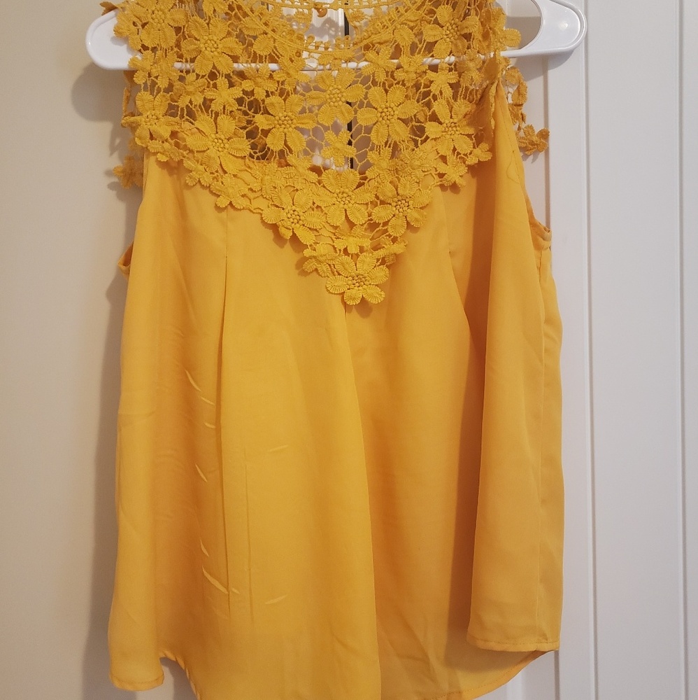 Lace flowy blouse in mustard yellow